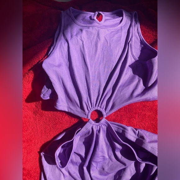 Split Dress - Picture 3 of 3